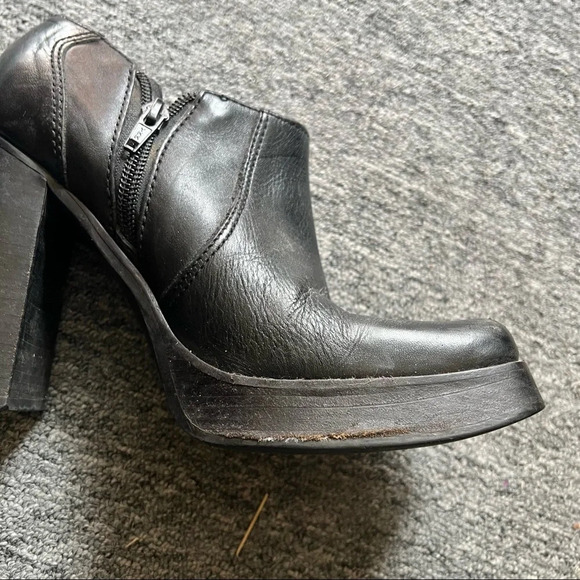 Vintage Y2K 90s Platform Steve Madden Boots - Picture 4 of 6